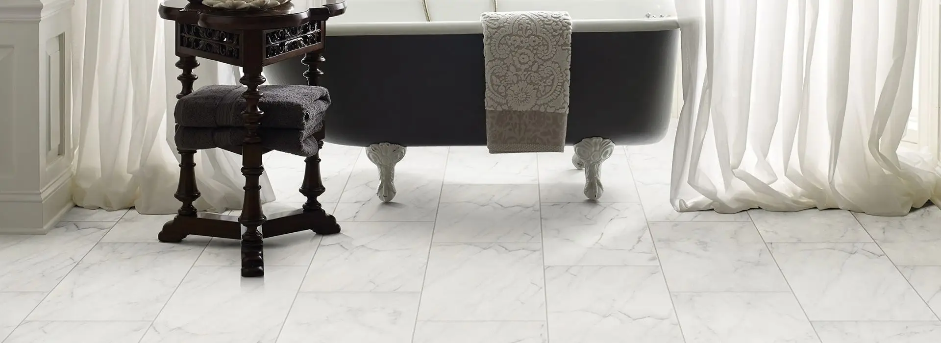 ceramic-tile with tub
